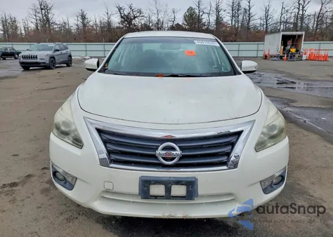 2015 Nissan Altima 2.5 Sv из США, поврежденный, VIN 1N4AL3AP2FC115429
